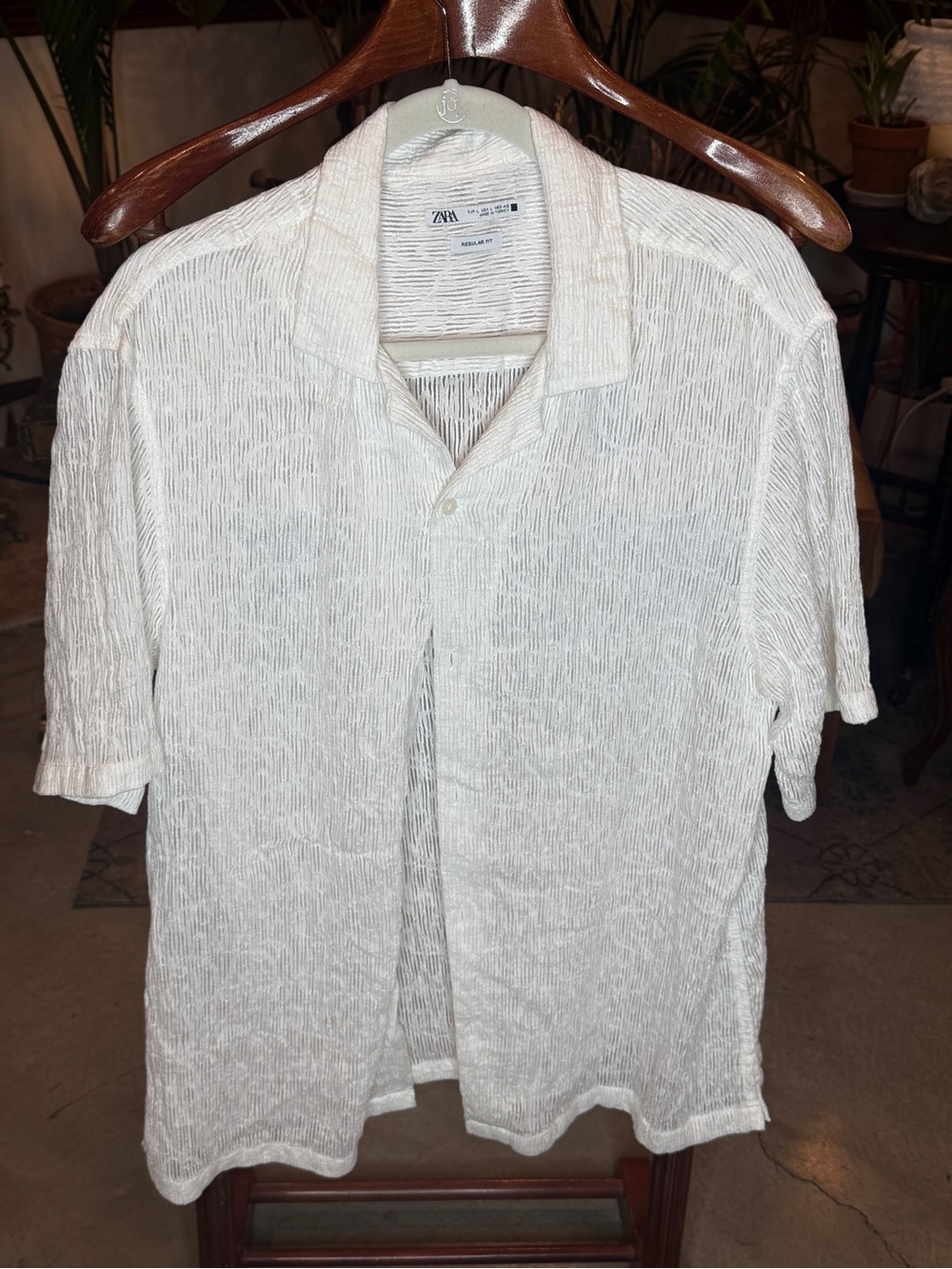 Zara Men’s Cream Textured Short-Sleeve Button-Down Shirt